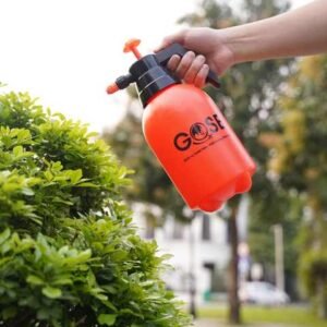 NBT Plastic Convex Bottom Watering Cans With Handle High Quality Durable For Garden Care Accessories Color Customization